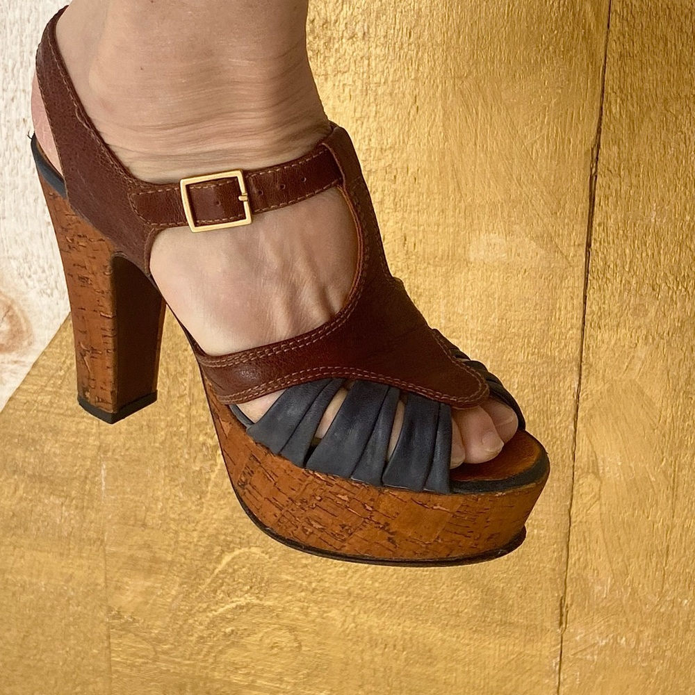 Chie Mihara Tan and Blue Platform Heels - Picture 4 of 15